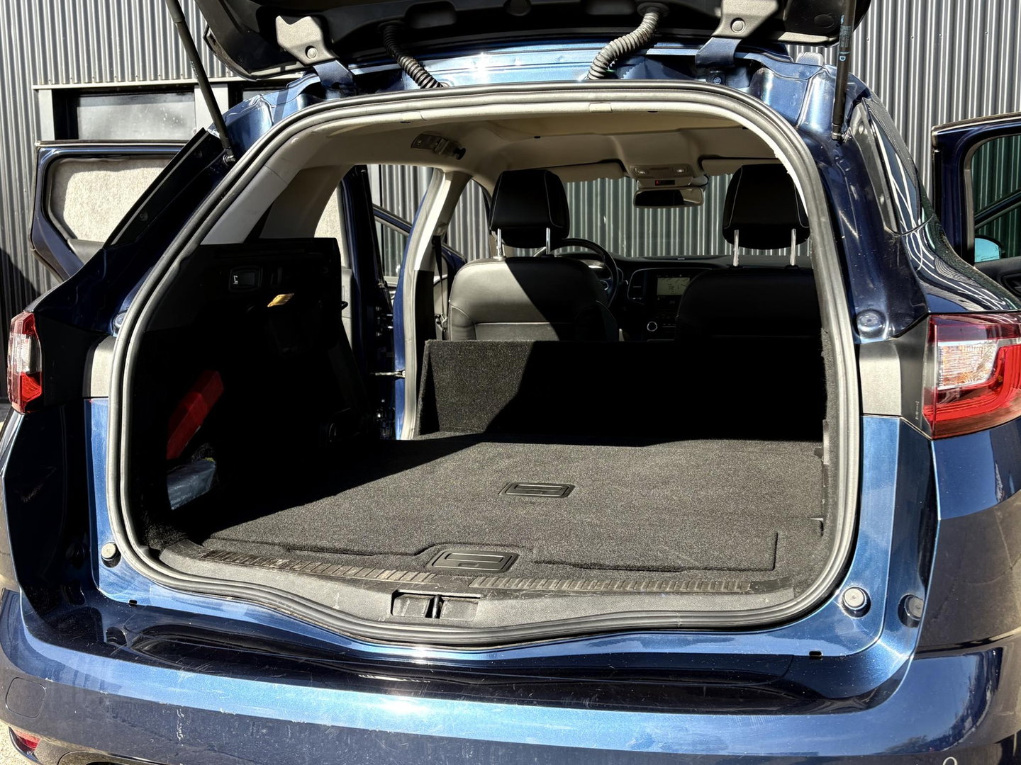 Renault Mégane Van 1.5 dCi BOSE | MARGE | AUTOMAAT | LED | GRIJS KENTEKEN | KEYLESS | CAMERA | CLIMA