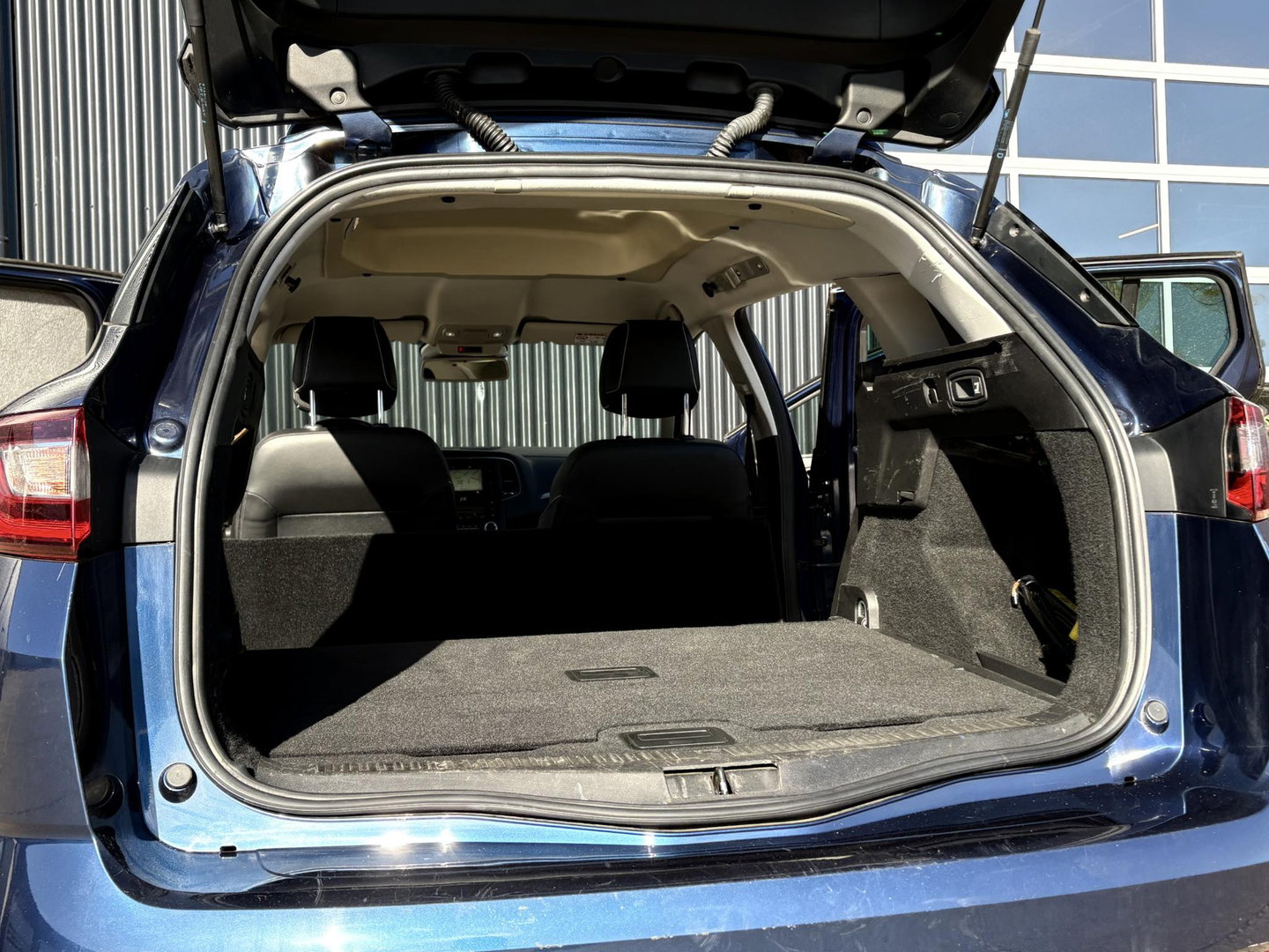 Renault Mégane Van 1.5 dCi BOSE | MARGE | AUTOMAAT | LED | GRIJS KENTEKEN | KEYLESS | CAMERA | CLIMA