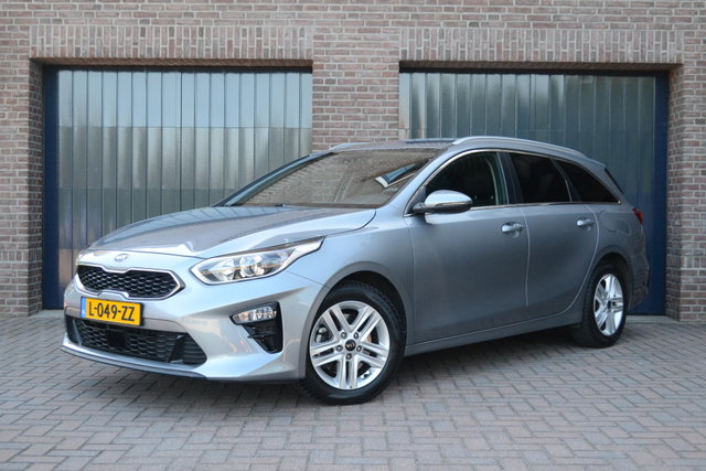 Kia Ceed Sportswagon - 1.5 T-GDi Automaat DynamicPlusLine | Trekhaak | Camera | Keyless | Stoel/Stuurverwarming | Getint Glas