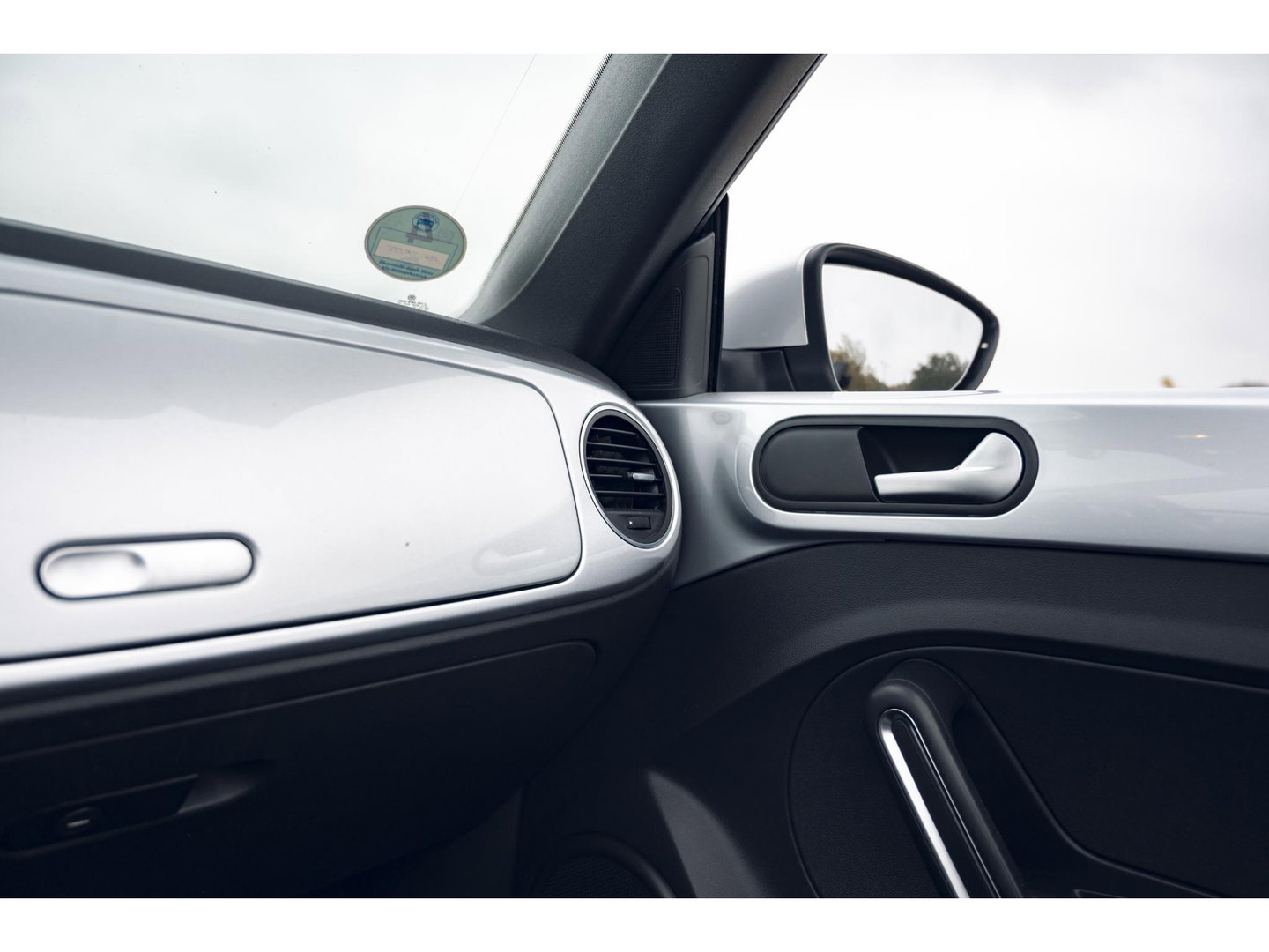 Volkswagen Beetle Cabriolet 1.2 TSI | LM VELGEN | STOELVERWARMING | ALL SEASON BANDEN