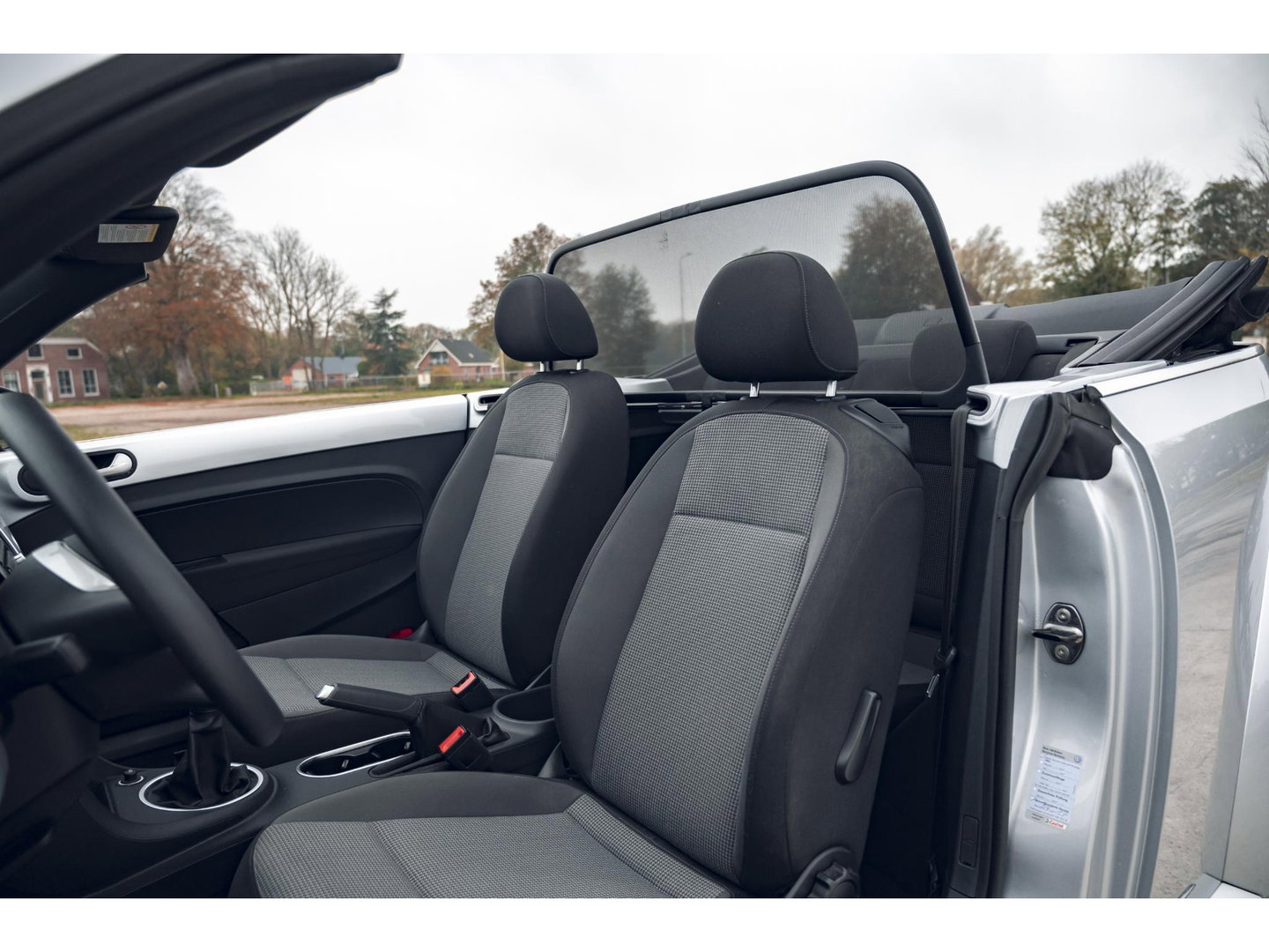 Volkswagen Beetle Cabriolet 1.2 TSI | LM VELGEN | STOELVERWARMING | ALL SEASON BANDEN