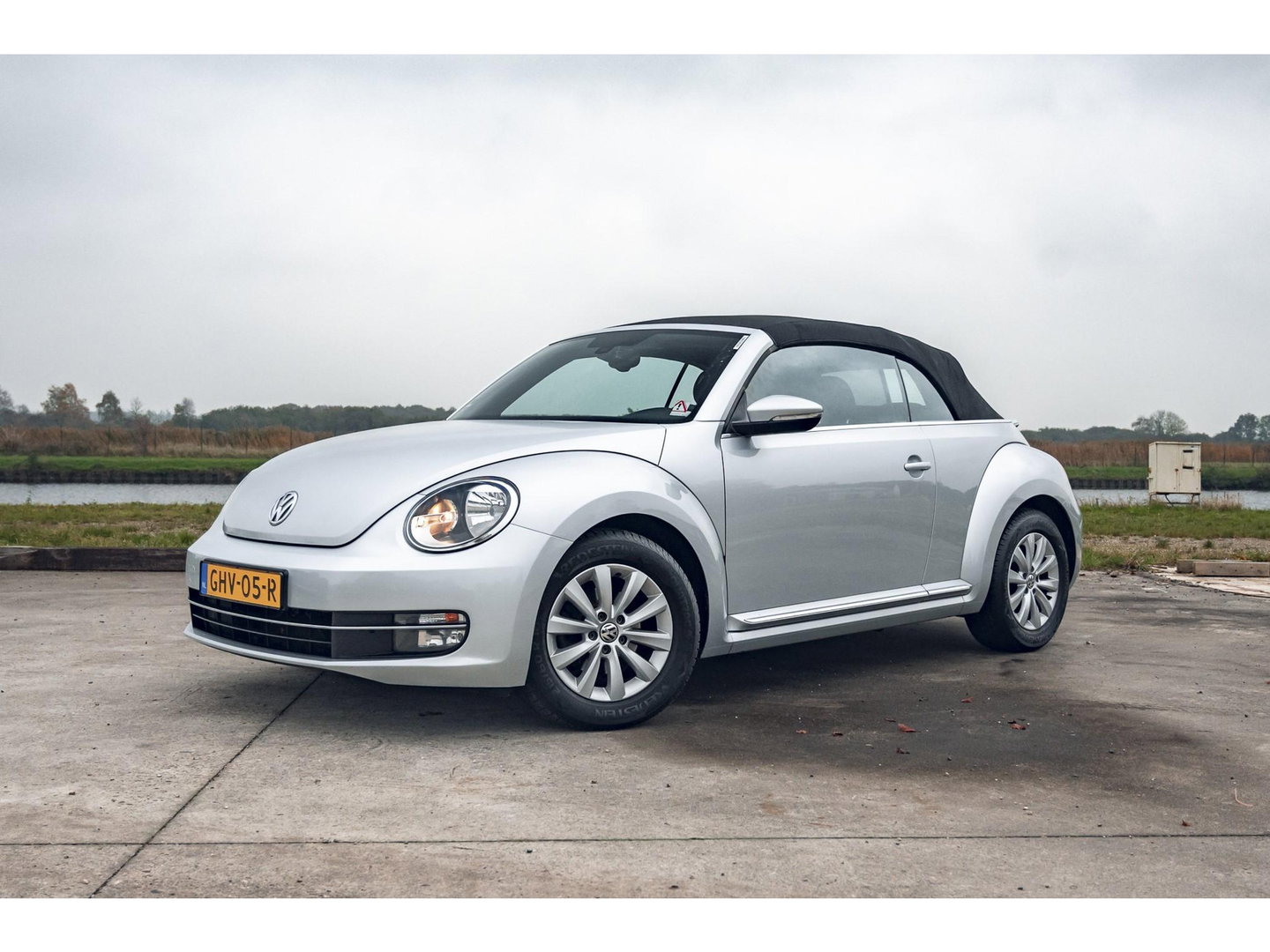 Volkswagen Beetle Cabriolet 1.2 TSI | LM VELGEN | STOELVERWARMING | ALL SEASON BANDEN