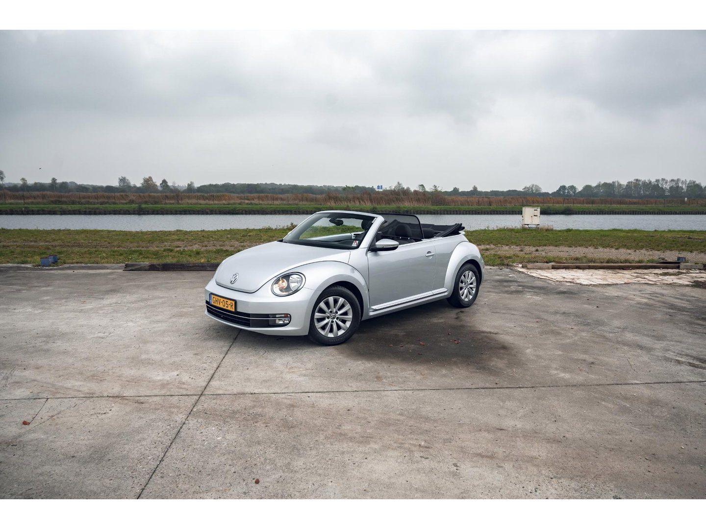 Volkswagen Beetle Cabriolet 1.2 TSI | LM VELGEN | STOELVERWARMING | ALL SEASON BANDEN