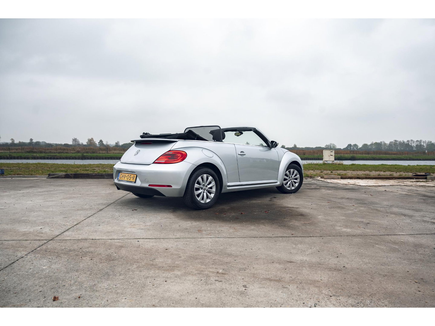 Volkswagen Beetle Cabriolet 1.2 TSI | LM VELGEN | STOELVERWARMING | ALL SEASON BANDEN