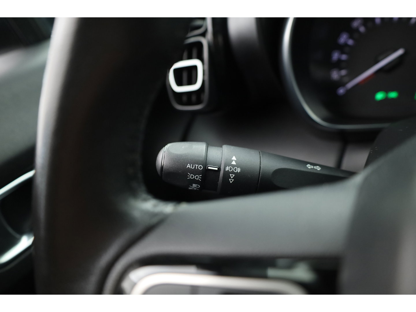Citroën C3 Aircross 1.2 PureTech S&S Shine |  Cruise Control | Trekhaak | Keyless | HIFI | Camera | Apple CarPlay x
