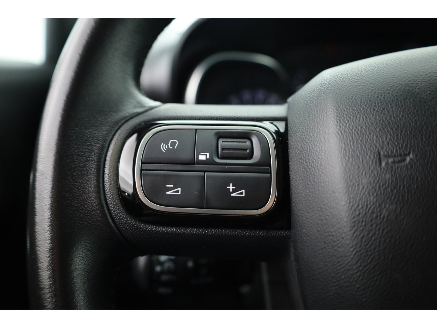 Citroën C3 Aircross 1.2 PureTech S&S Shine |  Cruise Control | Trekhaak | Keyless | HIFI | Camera | Apple CarPlay x