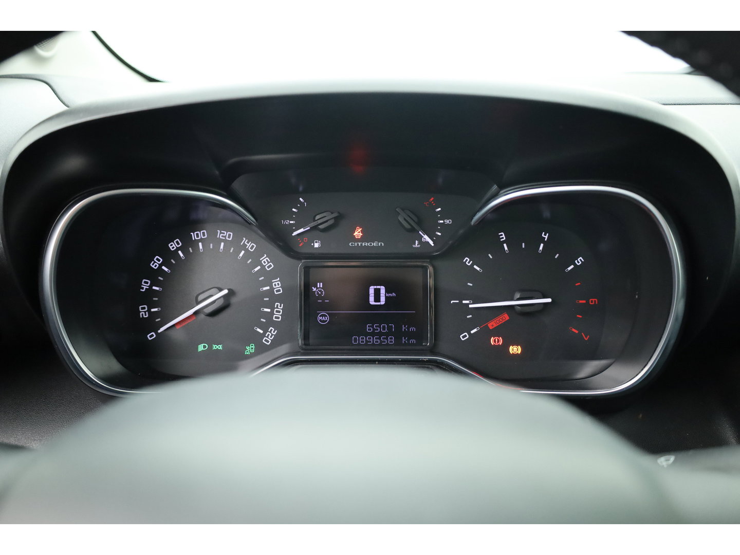 Citroën C3 Aircross 1.2 PureTech S&S Shine |  Cruise Control | Trekhaak | Keyless | HIFI | Camera | Apple CarPlay x