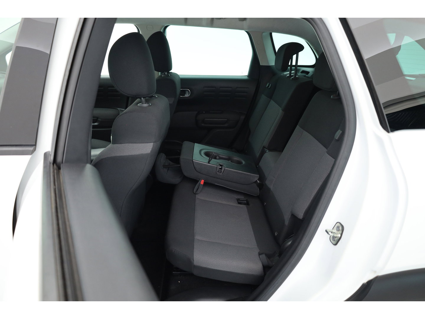 Citroën C3 Aircross 1.2 PureTech S&S Shine |  Cruise Control | Trekhaak | Keyless | HIFI | Camera | Apple CarPlay x