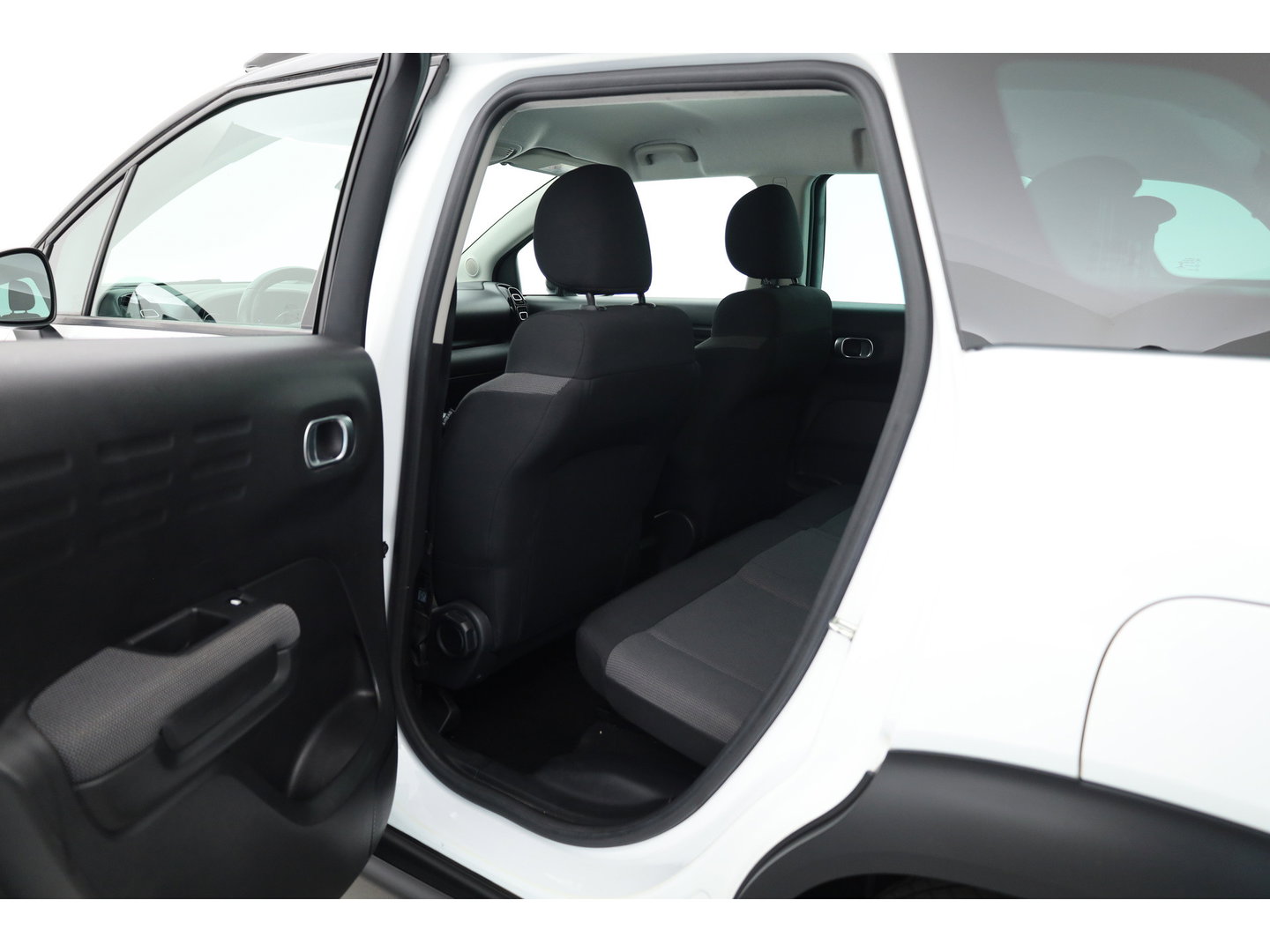 Citroën C3 Aircross 1.2 PureTech S&S Shine |  Cruise Control | Trekhaak | Keyless | HIFI | Camera | Apple CarPlay x
