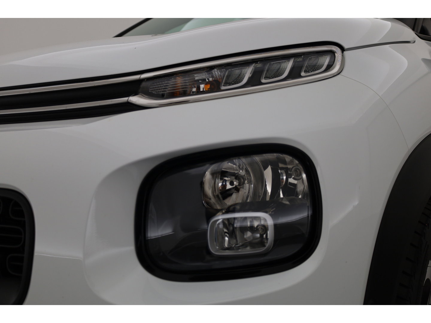 Citroën C3 Aircross 1.2 PureTech S&S Shine |  Cruise Control | Trekhaak | Keyless | HIFI | Camera | Apple CarPlay x