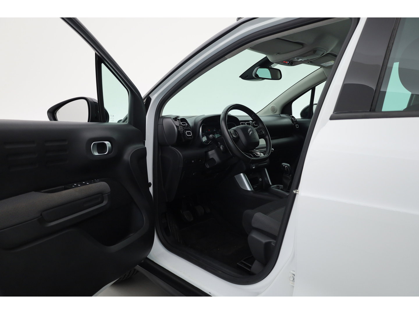 Citroën C3 Aircross 1.2 PureTech S&S Shine |  Cruise Control | Trekhaak | Keyless | HIFI | Camera | Apple CarPlay x
