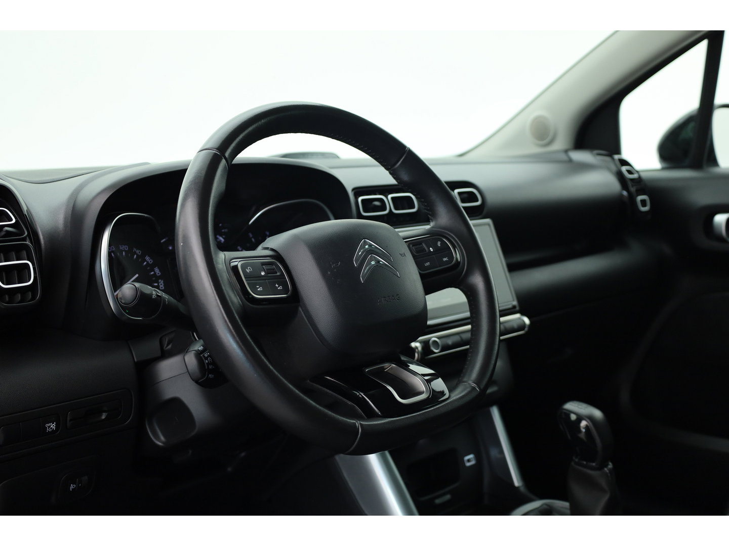 Citroën C3 Aircross 1.2 PureTech S&S Shine |  Cruise Control | Trekhaak | Keyless | HIFI | Camera | Apple CarPlay x