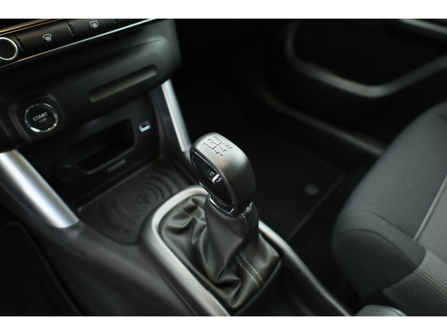 Citroën C3 Aircross 1.2 PureTech S&S Shine |  Cruise Control | Trekhaak | Keyless | HIFI | Camera | Apple CarPlay x