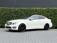 Mercedes-Benz C-Klasse - Coupé 180 Edition 1 AMG PAKKET, FACELIFT, PANORAMADAK, H/K SOUND, CRUISE CONTROL, CLIMATE CONTROL, STOELVERWARMING, PDC, LICHTMETAAL 19"