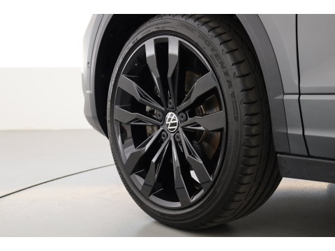 Volkswagen T-Roc Cabrio 1.5 TSI R-Line Edition Grey | Nmr. 219/999 | MAT Grijs | Leder | Stoel- Stuurverw. | Beats | Adapt. Cruise | Camera | Keyless | 19'' x