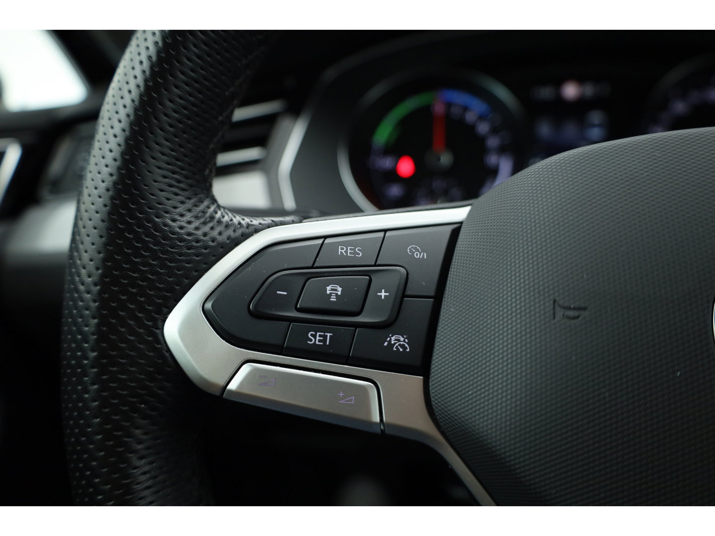 Volkswagen Passat 1.4 TSI PHEV GTE Business | Adapt. Cruise | Camera | Memory Seat | Stoel-Stuurverw. | Leder | Apple CarPlay & Android Auto