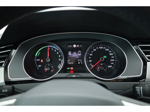 Volkswagen Passat 1.4 TSI PHEV GTE Business | Adapt. Cruise | Camera | Memory Seat | Stoel-Stuurverw. | Leder | Apple CarPlay & Android Auto