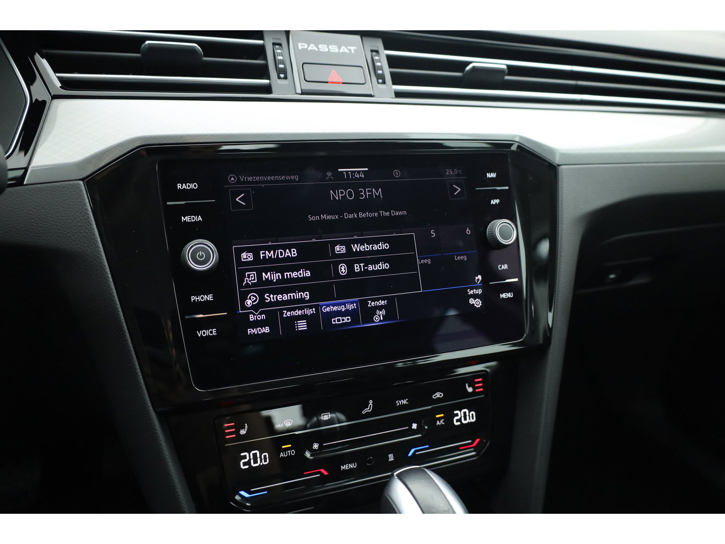 Volkswagen Passat 1.4 TSI PHEV GTE Business | Adapt. Cruise | Camera | Memory Seat | Stoel-Stuurverw. | Leder | Apple CarPlay & Android Auto