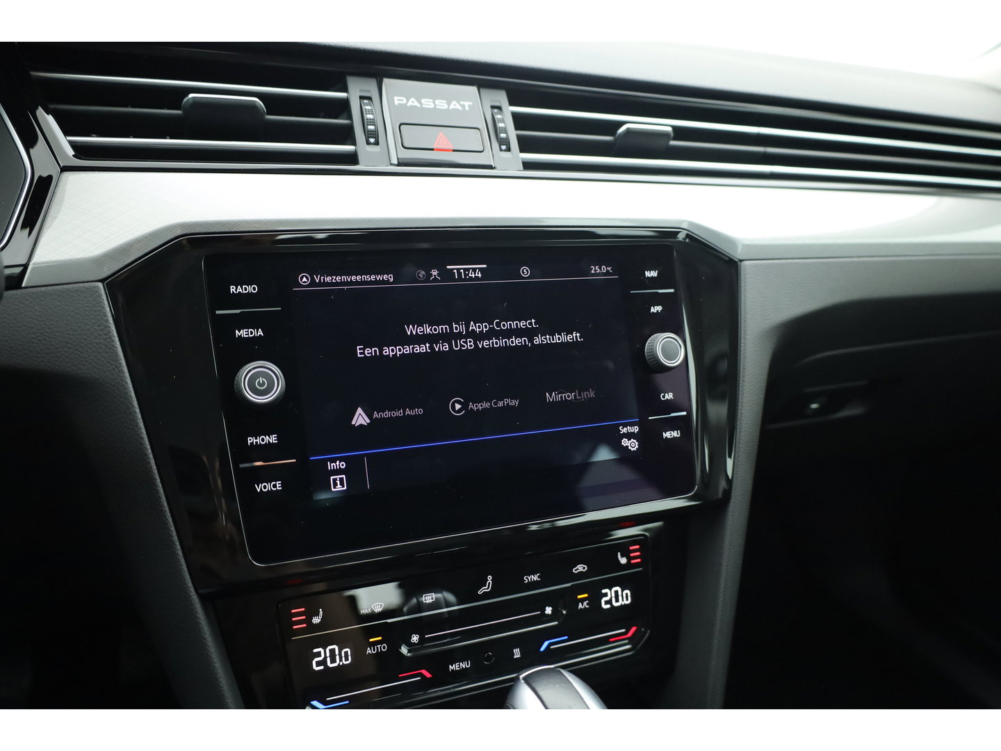 Volkswagen Passat 1.4 TSI PHEV GTE Business | Adapt. Cruise | Camera | Memory Seat | Stoel-Stuurverw. | Leder | Apple CarPlay & Android Auto
