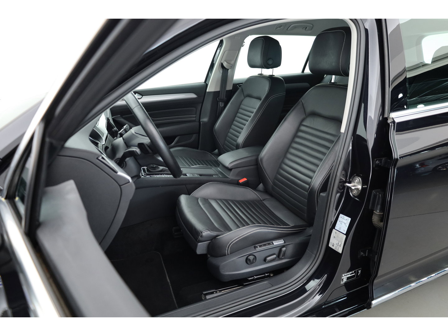 Volkswagen Passat 1.4 TSI PHEV GTE Business | Adapt. Cruise | Camera | Memory Seat | Stoel-Stuurverw. | Leder | Apple CarPlay & Android Auto