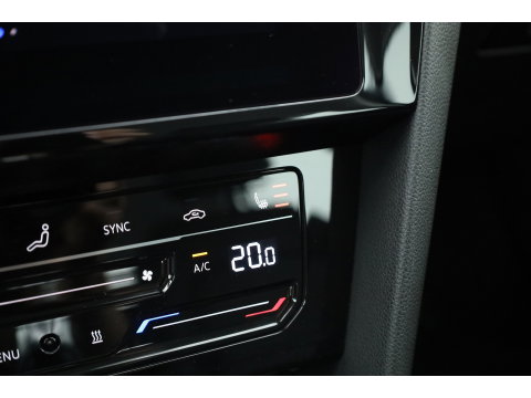 Volkswagen Passat 1.4 TSI PHEV GTE Business | Adapt. Cruise | Camera | Memory Seat | Stoel-Stuurverw. | Leder | Apple CarPlay & Android Auto