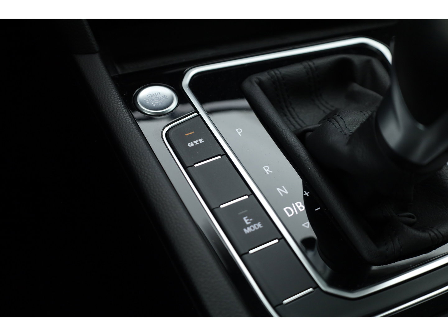 Volkswagen Passat 1.4 TSI PHEV GTE Business | Adapt. Cruise | Camera | Memory Seat | Stoel-Stuurverw. | Leder | Apple CarPlay & Android Auto