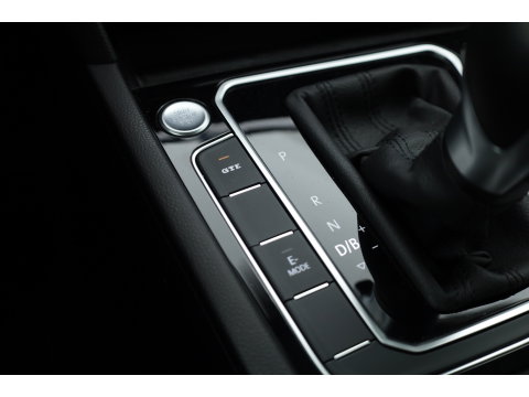 Volkswagen Passat 1.4 TSI PHEV GTE Business | Adapt. Cruise | Camera | Memory Seat | Stoel-Stuurverw. | Leder | Apple CarPlay & Android Auto