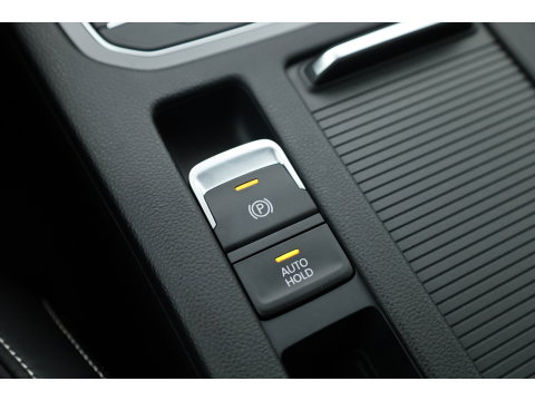 Volkswagen Passat 1.4 TSI PHEV GTE Business | Adapt. Cruise | Camera | Memory Seat | Stoel-Stuurverw. | Leder | Apple CarPlay & Android Auto