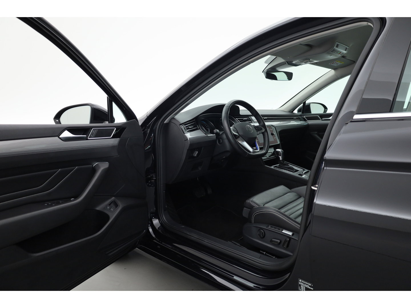 Volkswagen Passat 1.4 TSI PHEV GTE Business | Adapt. Cruise | Camera | Memory Seat | Stoel-Stuurverw. | Leder | Apple CarPlay & Android Auto