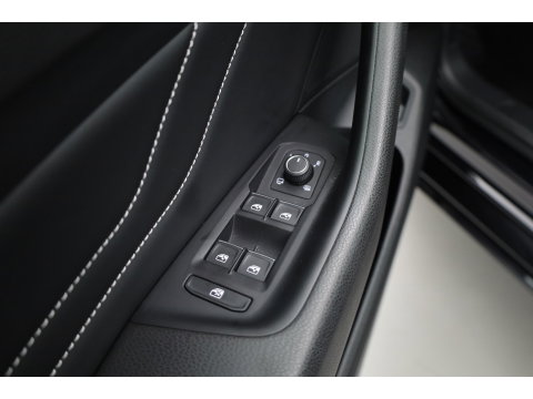 Volkswagen Passat 1.4 TSI PHEV GTE Business | Adapt. Cruise | Camera | Memory Seat | Stoel-Stuurverw. | Leder | Apple CarPlay & Android Auto