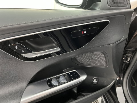 Mercedes-Benz C-Klasse 180 AMG Line (INCL.BTW) *LEATHER | FULL-LED | HEATED-SPORTSEATS | DIGI-COCKPIT | BLINDSPOT | CAMERA | DAB | AMBIENT-LIGHT | SHIFT-PADDLES | PRIVACY-GLASS | ECC | PDC | CRUISE | 19''ALU*