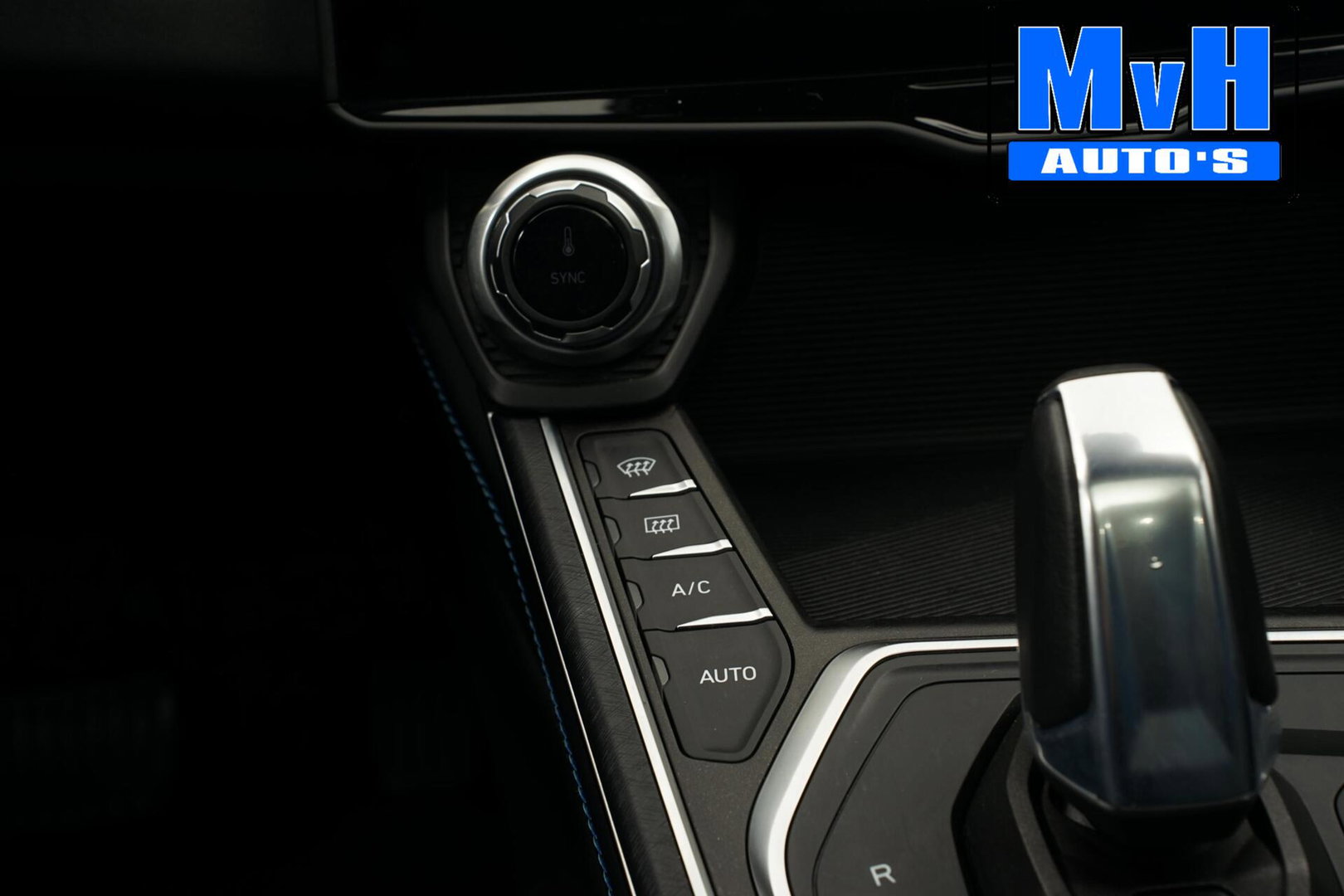 Lynk & Co 01 1.5 Plug-in Hybride|FULL BLACK XL|LEER|360ºCAM