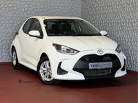 Toyota Yaris - 1.5 HYBRID STOEL/STUUR VERW CARPLAY CAMERA LMV ADAP.CRUISE ✅ Top Auto's Wijchen , Al 30 Jaar verkoop van Toyota , Type's Launch / Executive / Dynamic / First Edition / Business / Zowel Phev / Hev / Benzine / met fabrieksgarantie ✅