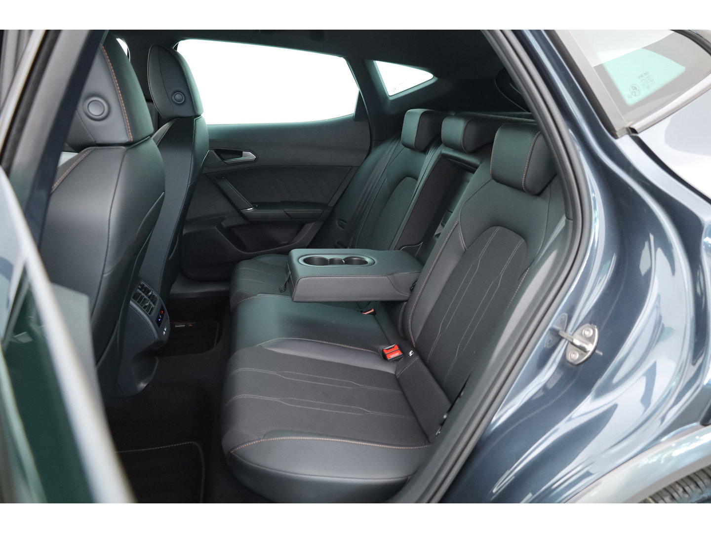 CUPRA Formentor 1.4 e-Hybrid Business | Dig. Cockpit | Adapt. Cruise | Camera | Keyless | Stoel-Stuurverw. | 18'' | SOH 96% | x