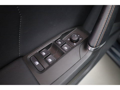 CUPRA Formentor 1.4 e-Hybrid Business | Dig. Cockpit | Adapt. Cruise | Camera | Keyless | Stoel-Stuurverw. | 18'' | SOH 96% | x