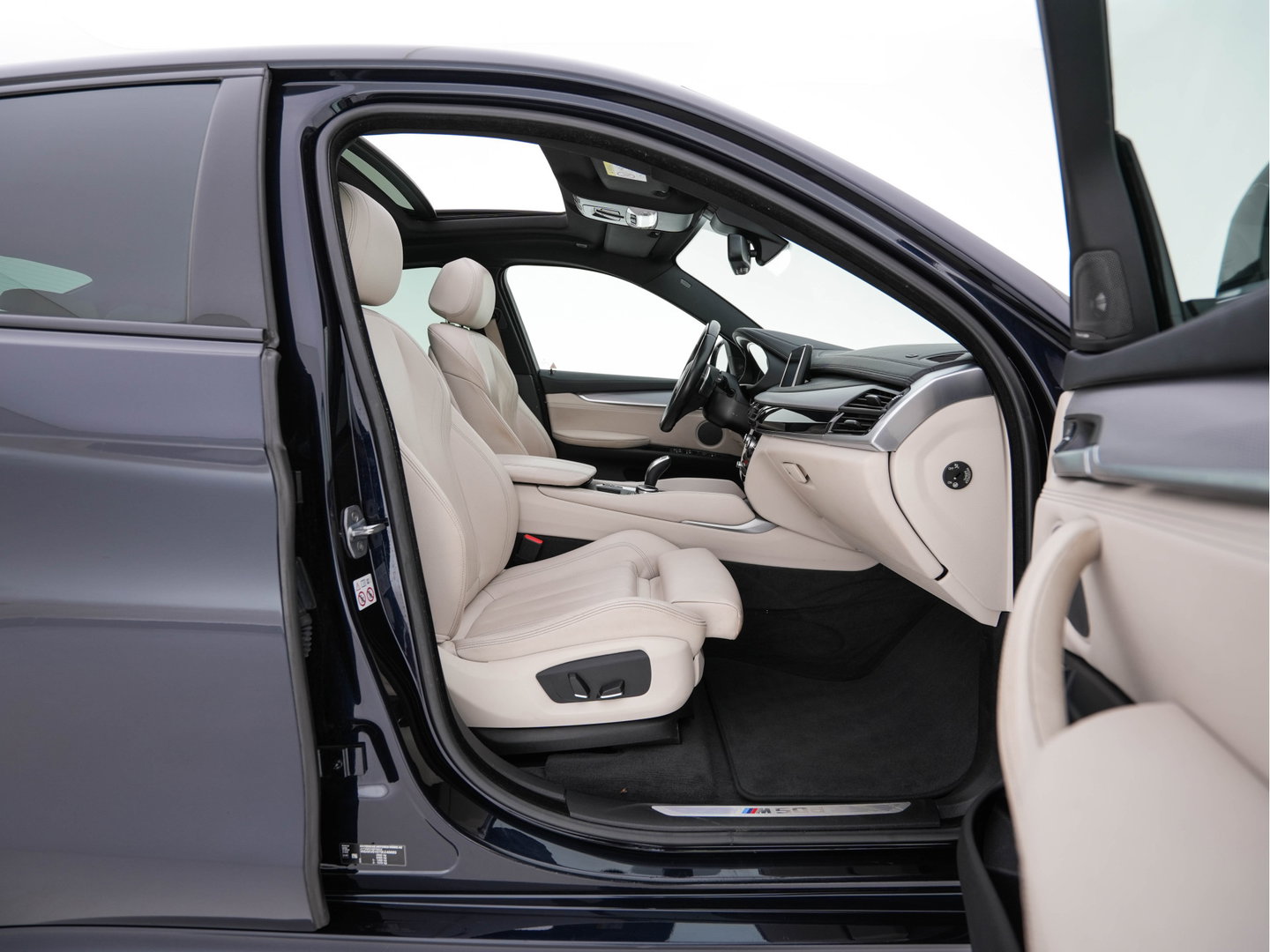 BMW X6 M50d (INCL-BTW) Aut. *PANO | HEAD-UP | LEATHER | FULL-LED | HARMAN/KARDON | DIGI-COCKPIT | CAMERA | MEMORY-PACK | HEATED-COMFORTSEATS | NAVI-FULLMAP | SHIFT-PADDLES | PRIVACYGLASS | 20"ALU*