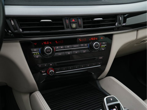 BMW X6 M50d (INCL-BTW) Aut. *PANO | HEAD-UP | LEATHER | FULL-LED | HARMAN/KARDON | DIGI-COCKPIT | CAMERA | MEMORY-PACK | HEATED-COMFORTSEATS | NAVI-FULLMAP | SHIFT-PADDLES | PRIVACYGLASS | 20"ALU*