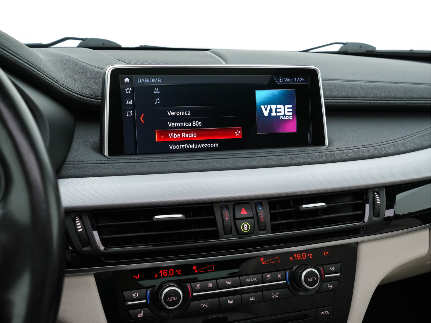 BMW X6 M50d (INCL-BTW) Aut. *PANO | HEAD-UP | LEATHER | FULL-LED | HARMAN/KARDON | DIGI-COCKPIT | CAMERA | MEMORY-PACK | HEATED-COMFORTSEATS | NAVI-FULLMAP | SHIFT-PADDLES | PRIVACYGLASS | 20"ALU*
