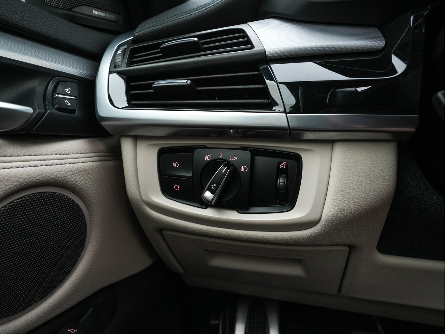 BMW X6 M50d (INCL-BTW) Aut. *PANO | HEAD-UP | LEATHER | FULL-LED | HARMAN/KARDON | DIGI-COCKPIT | CAMERA | MEMORY-PACK | HEATED-COMFORTSEATS | NAVI-FULLMAP | SHIFT-PADDLES | PRIVACYGLASS | 20"ALU*