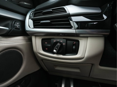 BMW X6 M50d (INCL-BTW) Aut. *PANO | HEAD-UP | LEATHER | FULL-LED | HARMAN/KARDON | DIGI-COCKPIT | CAMERA | MEMORY-PACK | HEATED-COMFORTSEATS | NAVI-FULLMAP | SHIFT-PADDLES | PRIVACYGLASS | 20"ALU*