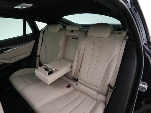 BMW X6 M50d (INCL-BTW) Aut. *PANO | HEAD-UP | LEATHER | FULL-LED | HARMAN/KARDON | DIGI-COCKPIT | CAMERA | MEMORY-PACK | HEATED-COMFORTSEATS | NAVI-FULLMAP | SHIFT-PADDLES | PRIVACYGLASS | 20"ALU*