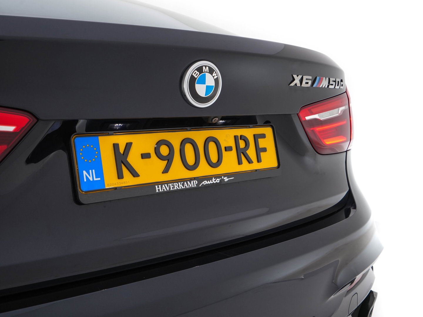 BMW X6 M50d (INCL-BTW) Aut. *PANO | HEAD-UP | LEATHER | FULL-LED | HARMAN/KARDON | DIGI-COCKPIT | CAMERA | MEMORY-PACK | HEATED-COMFORTSEATS | NAVI-FULLMAP | SHIFT-PADDLES | PRIVACYGLASS | 20"ALU*