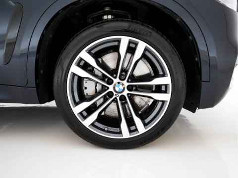 BMW X6 M50d (INCL-BTW) Aut. *PANO | HEAD-UP | LEATHER | FULL-LED | HARMAN/KARDON | DIGI-COCKPIT | CAMERA | MEMORY-PACK | HEATED-COMFORTSEATS | NAVI-FULLMAP | SHIFT-PADDLES | PRIVACYGLASS | 20"ALU*