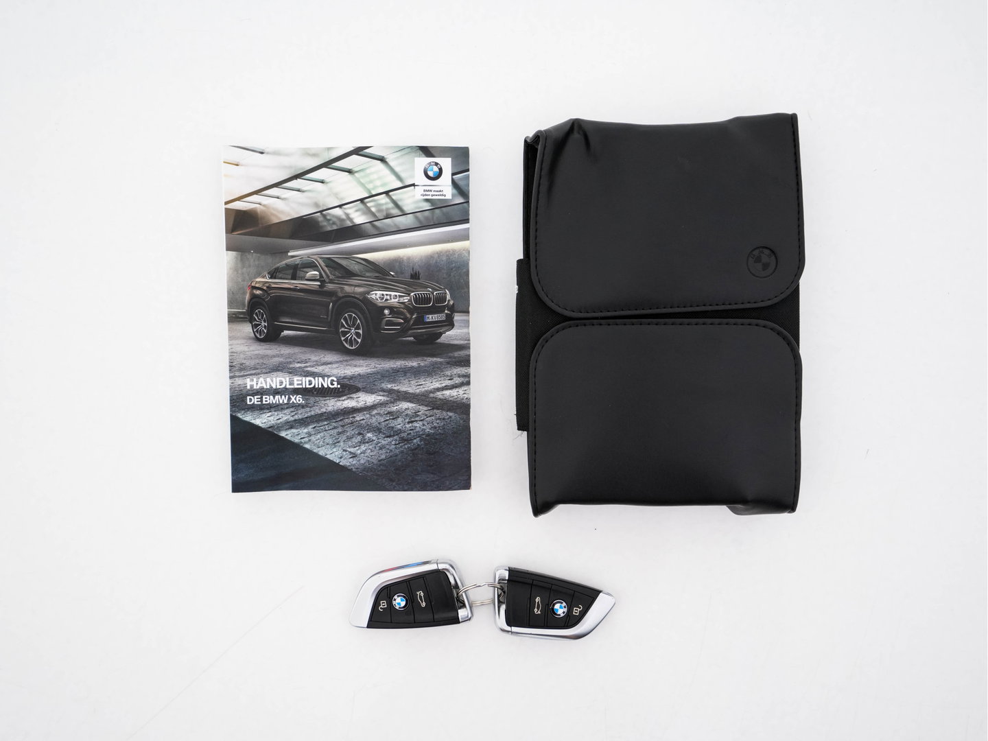 BMW X6 M50d (INCL-BTW) Aut. *PANO | HEAD-UP | LEATHER | FULL-LED | HARMAN/KARDON | DIGI-COCKPIT | CAMERA | MEMORY-PACK | HEATED-COMFORTSEATS | NAVI-FULLMAP | SHIFT-PADDLES | PRIVACYGLASS | 20"ALU*