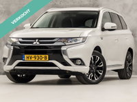 Mitsubishi Outlander - 2.0 PHEV Deluxe 203Pk Automaat (NAVIGATIE, LEDER/ALCANTARA, CAMERA, STOELVERWARMING, SPORTSTOELEN, GETINT GLAS, KEYLESS, NIEUWE APK, NIEUWSTAAT)