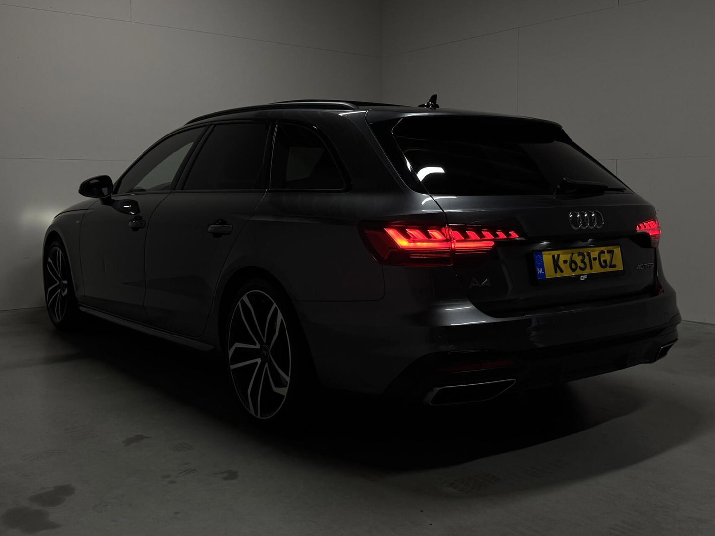 Audi A4 Avant 40 TFSI S-line Black Edition Pano Leer Memory B&O Sfeer NAP