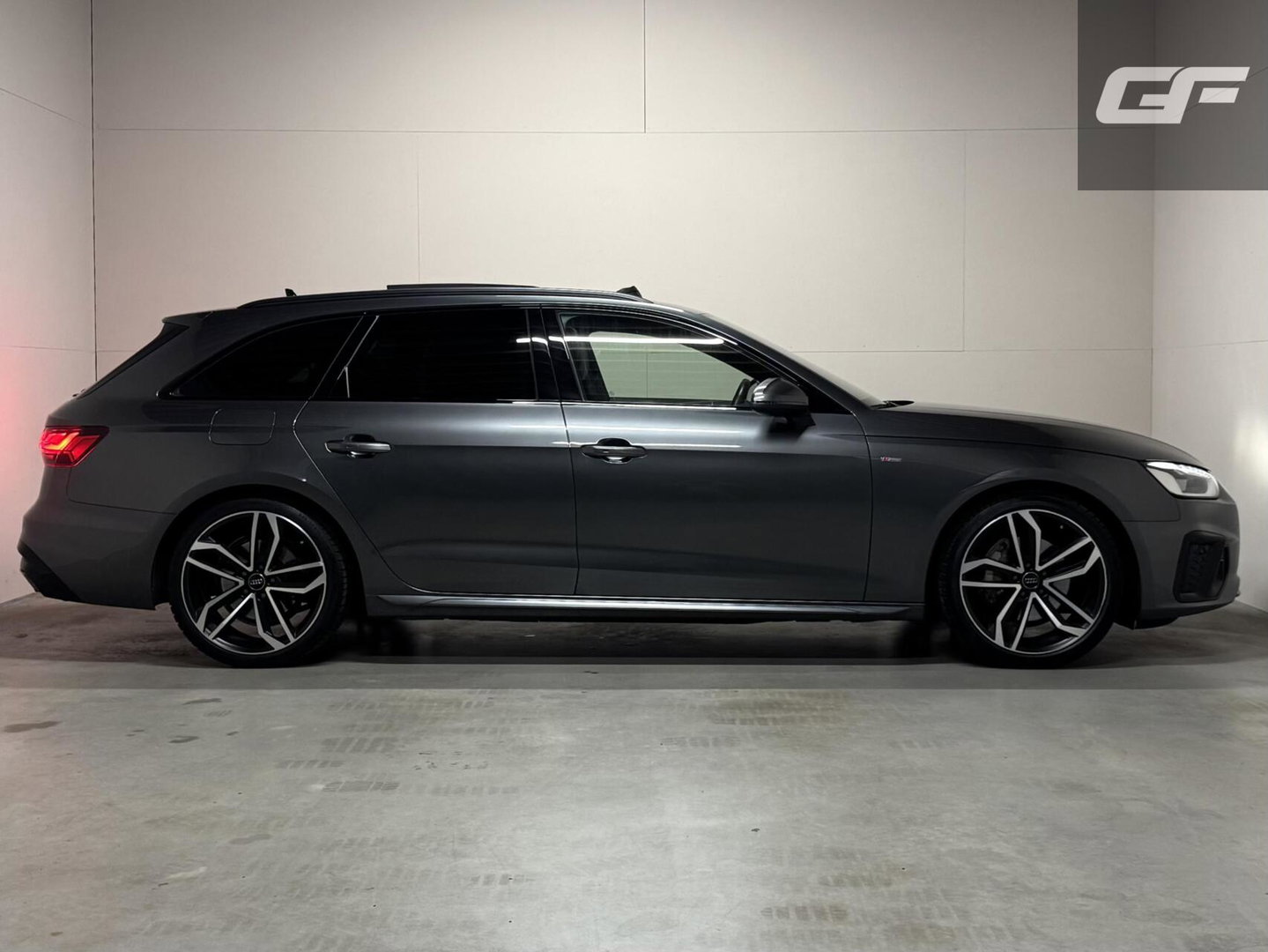 Audi A4 Avant 40 TFSI S-line Black Edition Pano Leer Memory B&O Sfeer NAP