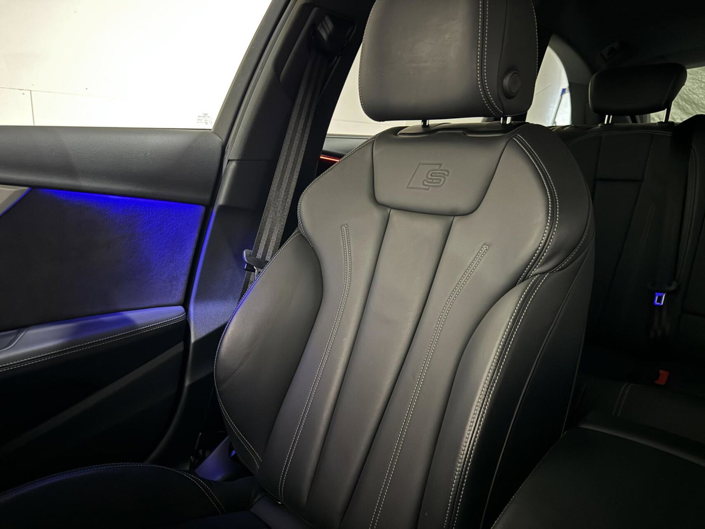 Audi A4 Avant 40 TFSI S-line Black Edition Pano Leer Memory B&O Sfeer NAP