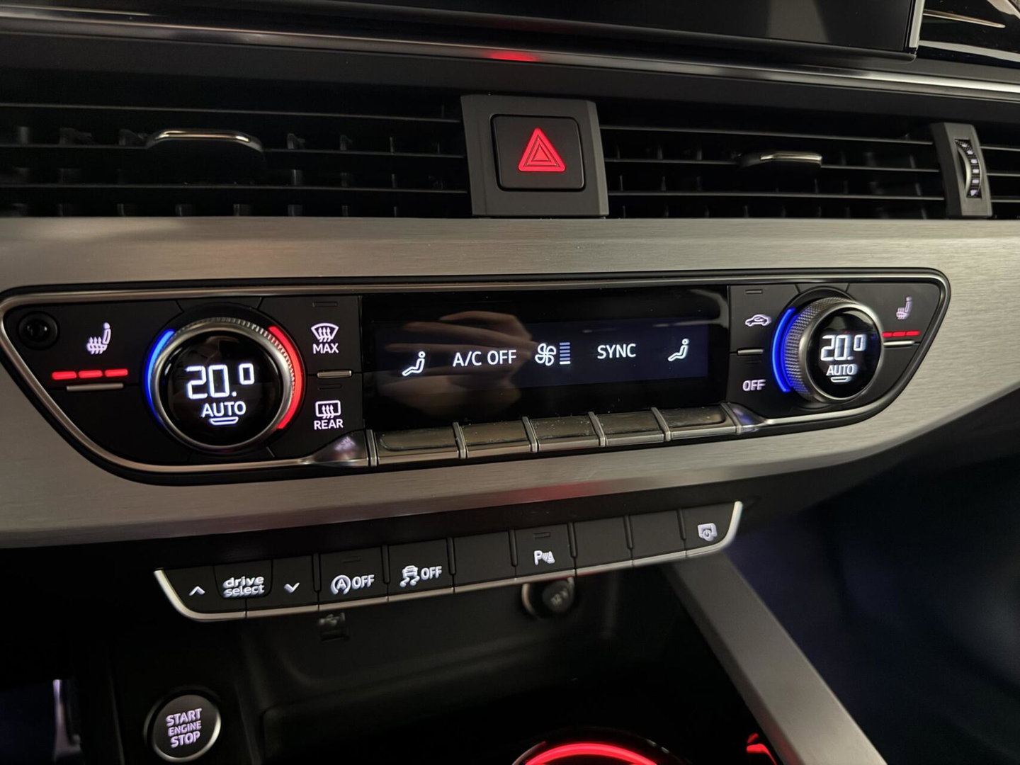 Audi A4 Avant 40 TFSI S-line Black Edition Pano Leer Memory B&O Sfeer NAP