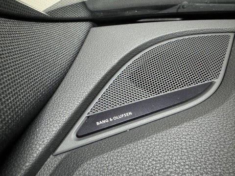 Audi A4 Avant 40 TFSI S-line Black Edition Pano Leer Memory B&O Sfeer NAP